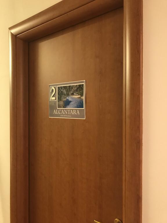 Locami Holiday&Rooms Jolanda Suite Catania Luaran gambar